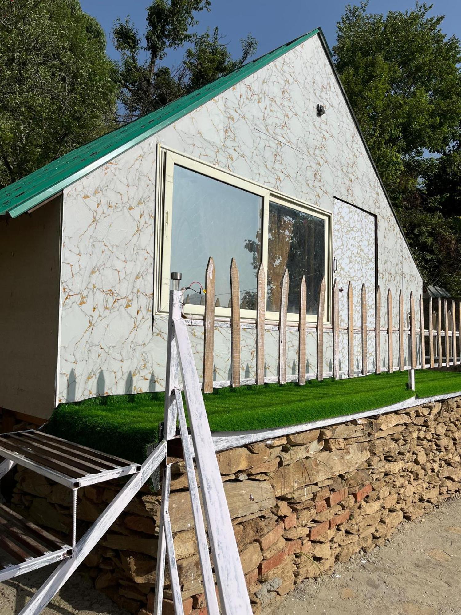 The Rare One'S Mukteshwar - Resort & Cafe Exterior photo