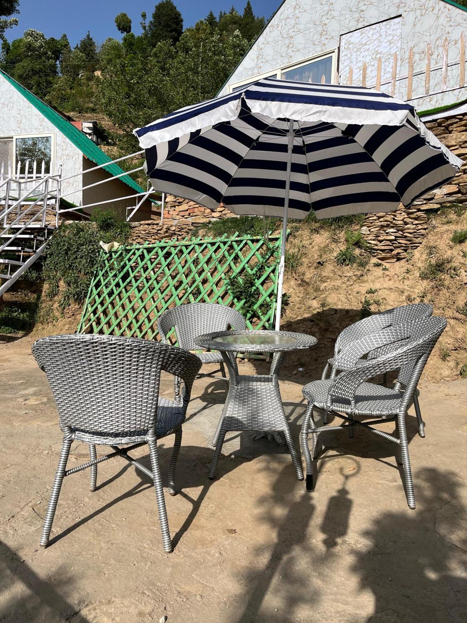The Rare One'S Mukteshwar - Resort & Cafe Exterior photo